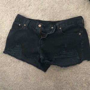 Black ripped levi shorts